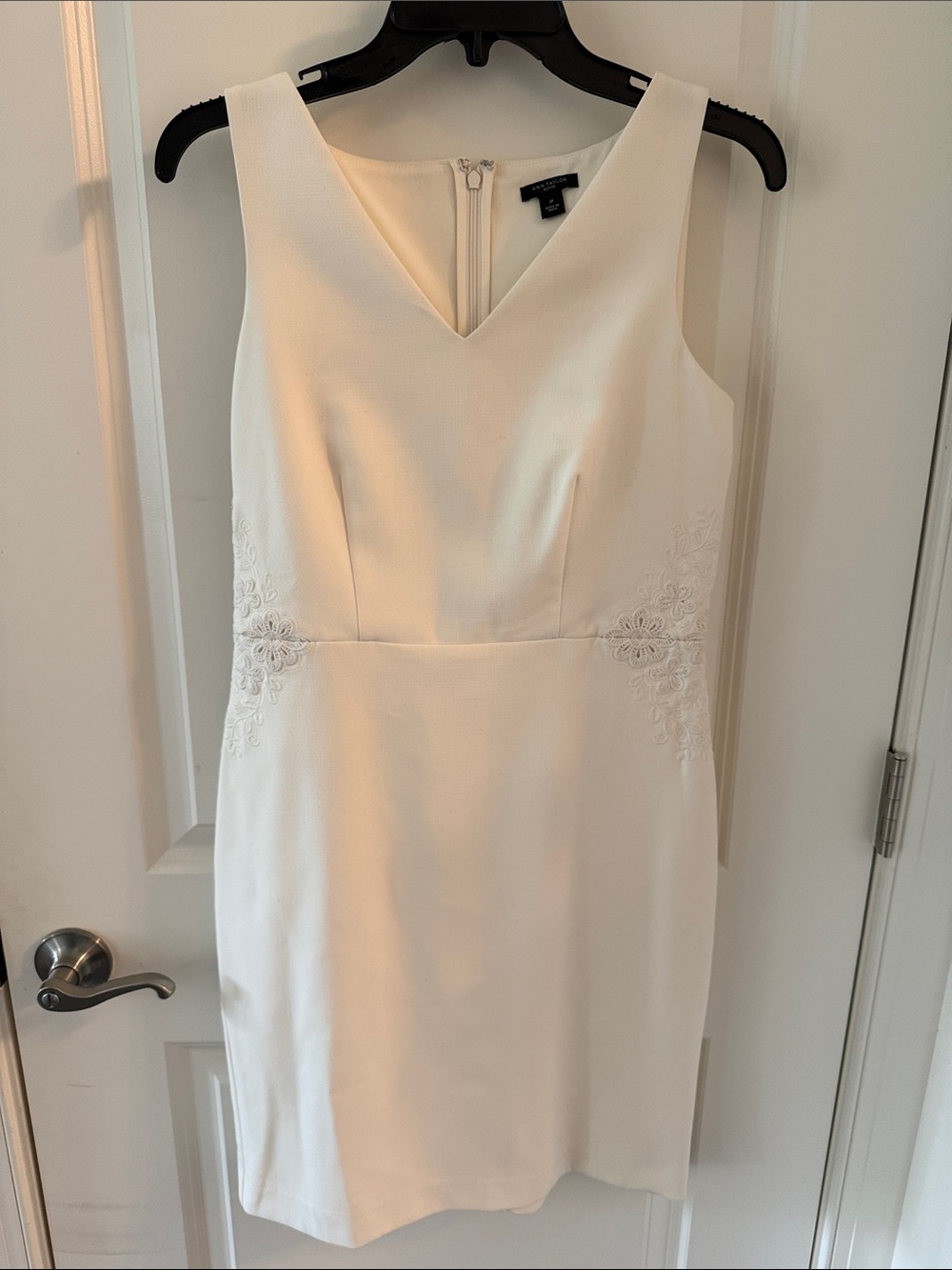 Ann Taylor Cream V-Neck Sheath Dress with Side Lace Appliqué. It’s stunning